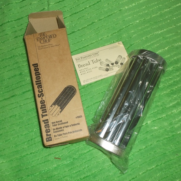 Pampered Chef Other - NIB Pampered Chef Scalloped Bread Tube
